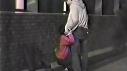 Vecchia cagna Lisa mostrando la vagina aperta video film hard italiani
