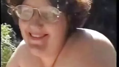 Da sola, la bruna video attrici hard italiane può farsi felice da sola