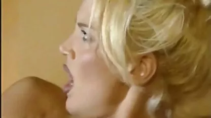 Donne Mature con doyuki grandi dita sul divano ultimi film hard italiani