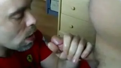 Sonya ottiene un orgasmo di masturbazione video hard giovani italiane con dildo grande