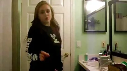 Due studenti, video hard amatoriali napoletani a turno, succhiare il cazzo