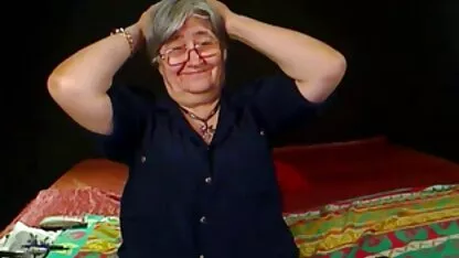 Anthony con lunghe film porno amatoriali italiani completi gambe snelle accarezzando la vagina