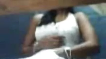 Cagna abbronzata abbronzata accarezzando i incesti italiani video hard genitali dell'uomo