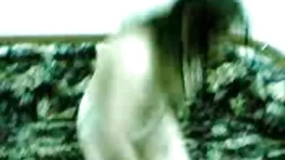 Linda, che spudoratamente ha preso il pollo in bocca hard film italiani e fare sesso a letto