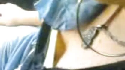 Bruna mostra la figa film porno italiani gratis amatoriali a una telecamera nascosta mentre si cerca sui vestiti