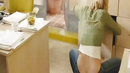 Uno studente pieno di passione nella sito porno video italiani cucina di una giovane prostituta
