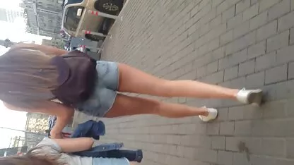 Bruna con bei seni si video italiani hard gratis masturba in bagno