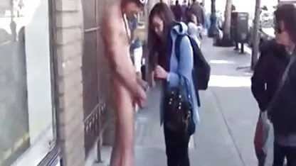 Una ragazza calda in video hard incesti italiani olio viene scopata dal massaggiatore sul divano