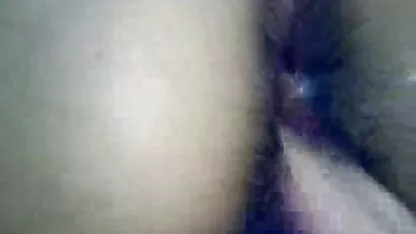 In 69 pose, una giovane bruna film hard casalinghe italiane succhiare un cazzo a un fan