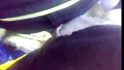 Dolce ragazza accarezzando il suo clitoride con le dita e scopata il suo culo con un ultimi film hard italiani giocattolo