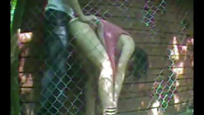 Gambe lunghe Felicia scopata in video hard italiani due fori allo stesso tempo