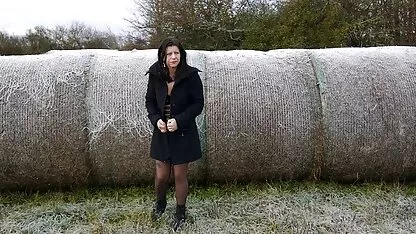 Modello video hard amatoriali italiani gratuiti slim bella togliere i vestiti sulla macchina fotografica