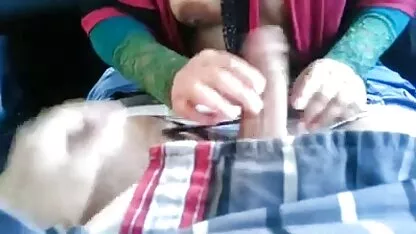 Ragazzo ha picchiato la padrona procace sul bordo della piscina con il suo italiane hard gratis pene