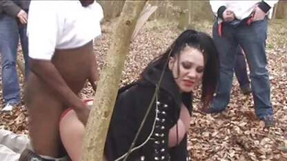 La bionda si inginocchiò davanti al ragazzo e succhiare film hard italiani gratis completi