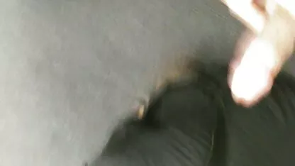 Cagna in video pornografici italiani gratis calze dà un buon pompino per l'uomo