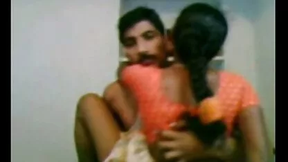Slut bruna succhiare i clienti sulla strada film amatoriali hard italiani