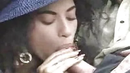 Il marito ammira il video hard italiani grande culo di sua moglie sulla macchina fotografica in un porno privato