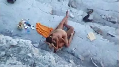 Bellezza in video hard italiani incesti calze sexy scopa in varie pose con un amico