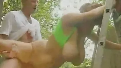 Cassandra affascinante accarezzando la figa film gratis hard italiani rasata con un vibratore